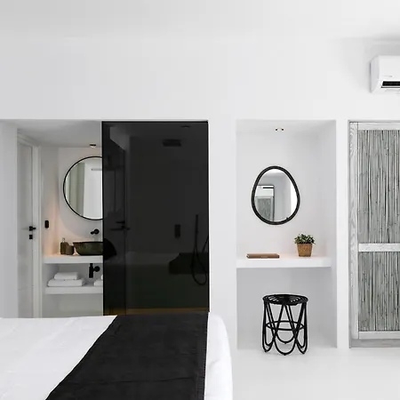 Psarou Black Platis Yialos