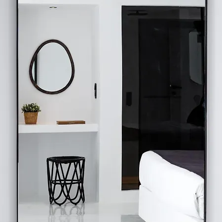 Psarou Black * Platis Yialos