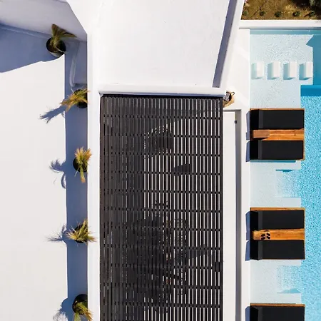 Villa Psarou Black *