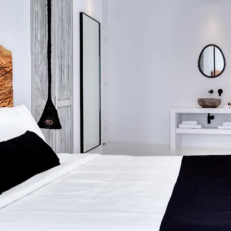 Psarou Black Villa *