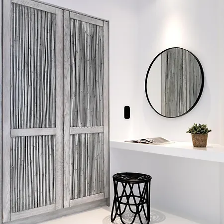 Villa Psarou Black *