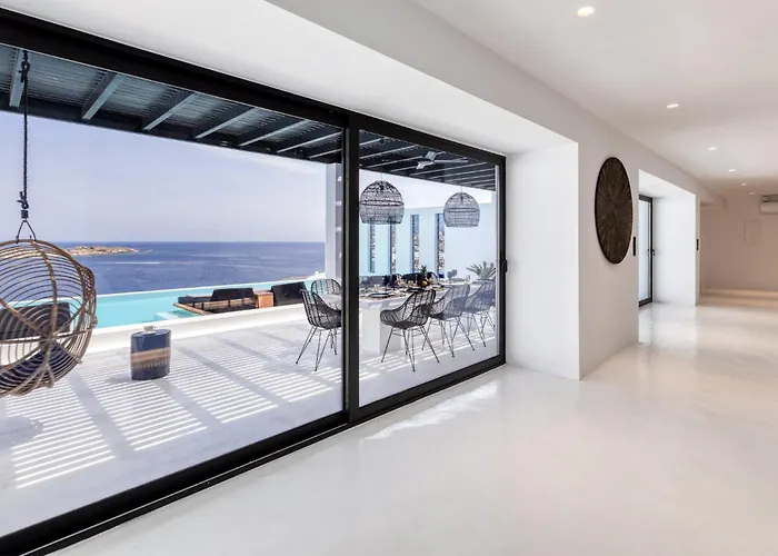 Villa Psarou Black *