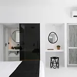 Psarou Black Platys Gialos (Mykonos)