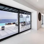 Villa Psarou Black *