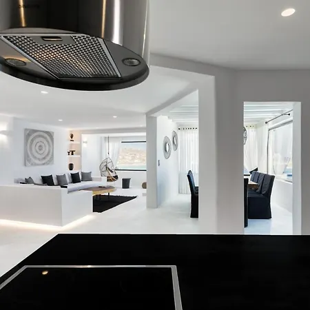 Psarou Black * Mykonos Town