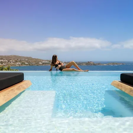 Villa Psarou Black *