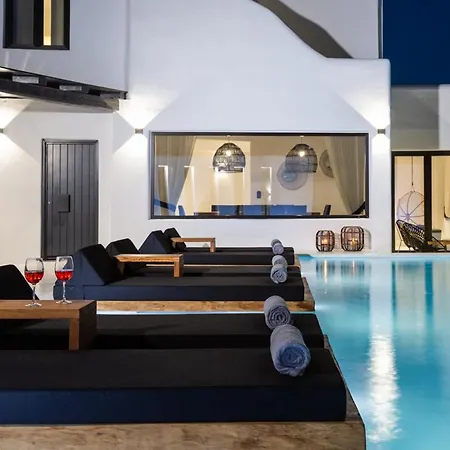 Psarou Black Villa