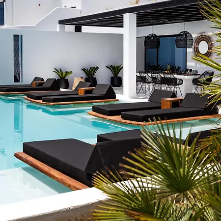 Psarou Black Mykonos Town