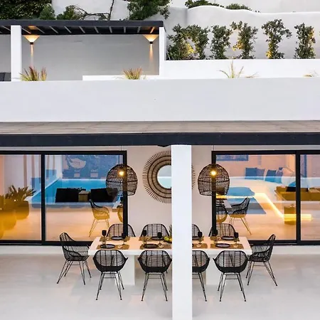 Psarou Black Villa
