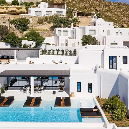 Psarou Black Villa