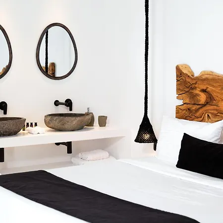 Psarou Black Villa
