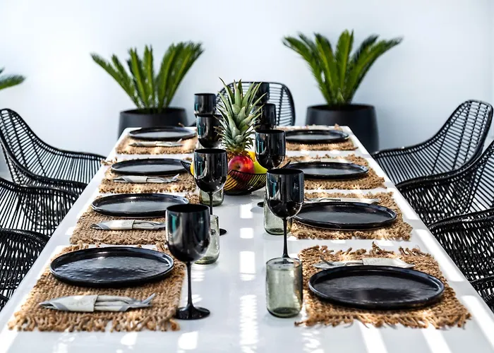 Willa Psarou Black *