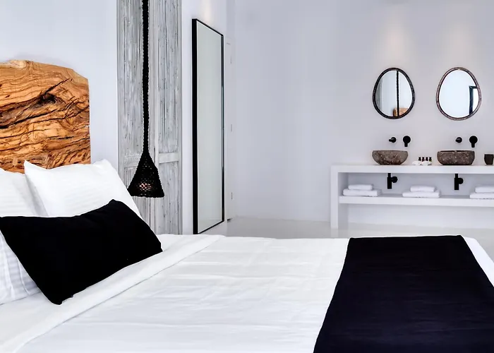 Psarou Black Villa *