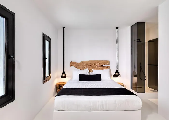 Psarou Black Platys Gialos (Mykonos)