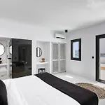 Psarou Black Villa