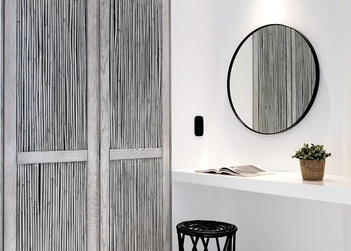 Willa Psarou Black *