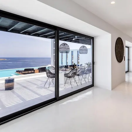 Villa Psarou Black *