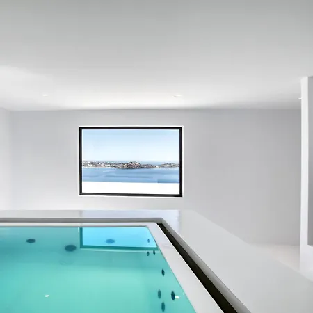 Psarou Black Villa *